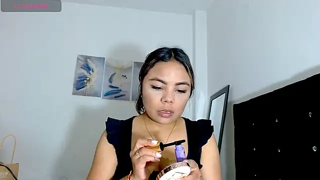 Snapshot of Kylie_loveee chatting on 05/20/26, 12:33 Kylie loveee online show from 05/20/26, 12:33