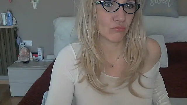 Snapshot of -K-- chatting on 03/25/26, 10:10 -K-- online show from 03/25/26, 10:10