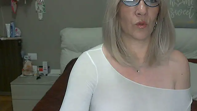 Snapshot of -K-- chatting on 04/02/26, 03:42 -K-- online show from 04/02/26, 03:42