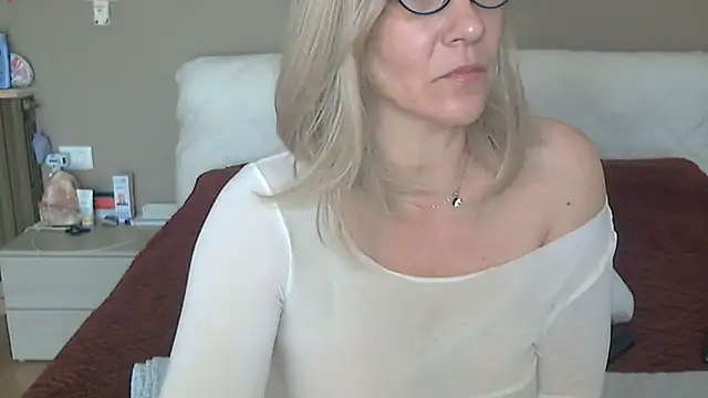 Snapshot of -K-- chatting on 04/03/26, 08:45 -K-- online show from 04/03/26, 08:45