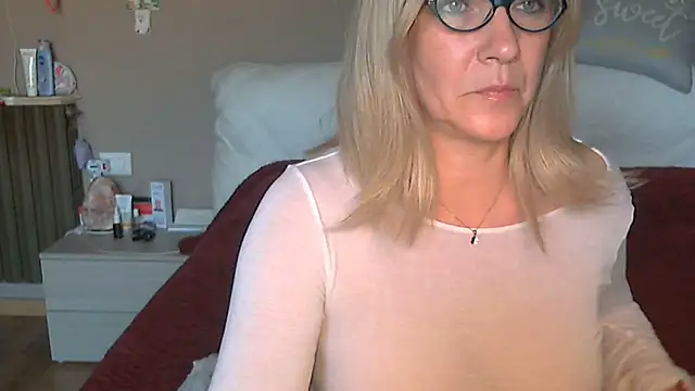 Snapshot of -K-- chatting on 04/08/26, 03:34 -K-- online show from 04/08/26, 03:34