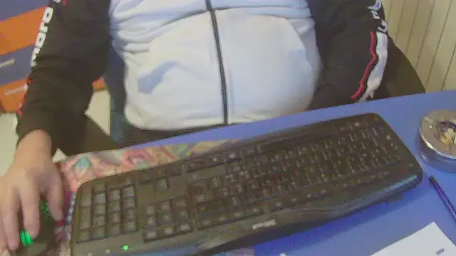 Snapshot of Tango128 chatting on 10/08/25, 04:43 Tango128 online show from 10/08/25, 04:43