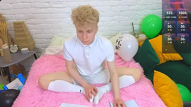 LandelRay online show from 03/15/25, 08:54