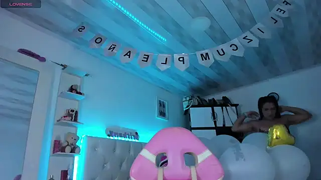 Snapshot of briitany_hot chatting on 02/09/25, 10:43 briitany hot online show from 02/09/25, 10:43