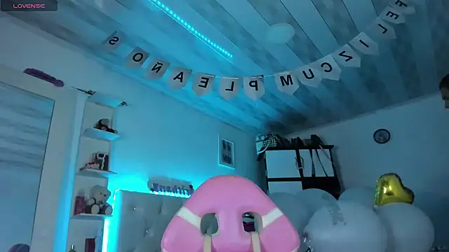 Snapshot of briitany_hot chatting on 02/10/25, 01:46 briitany hot online show from 02/10/25, 01:46