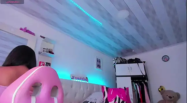 Snapshot of briitany_hot chatting on 03/06/25, 01:46 briitany hot online show from 03/06/25, 01:46