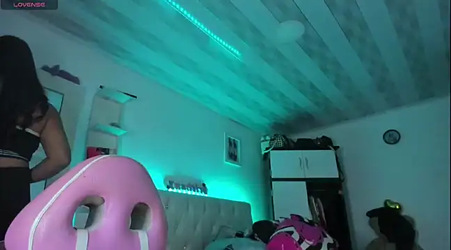 Snapshot of briitany_hot chatting on 03/14/25, 12:10 briitany hot online show from 03/14/25, 12:10