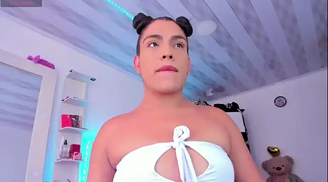 Snapshot of briitany_hot chatting on 03/15/25, 06:54 briitany hot online show from 03/15/25, 06:54