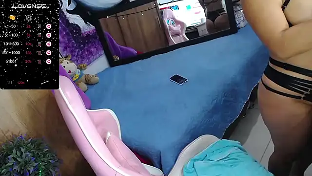 Snapshot of MarilynJones chatting on 12/11/24, 03:35 MarilynJones online show from 12/11/24, 03:35