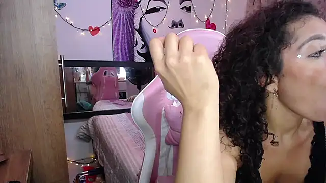 Snapshot of MarilynJones chatting on 02/24/25, 02:19 MarilynJones online show from 02/24/25, 02:19