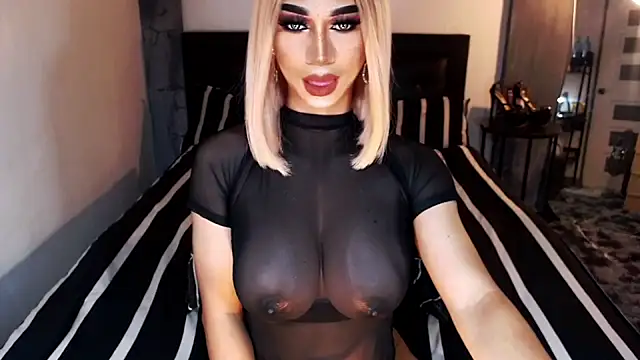 Snapshot of MassiveCockxMistress chatting on 11/30/25, 05:06 MassiveCockxMistress online show from 11/30/25, 05:06