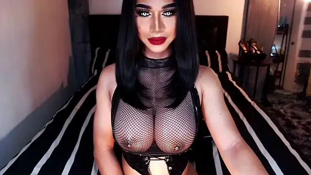 Snapshot of MassiveCockxMistress chatting on 05/29/26, 05:27 MassiveCockxMistress online show from 05/29/26, 05:27