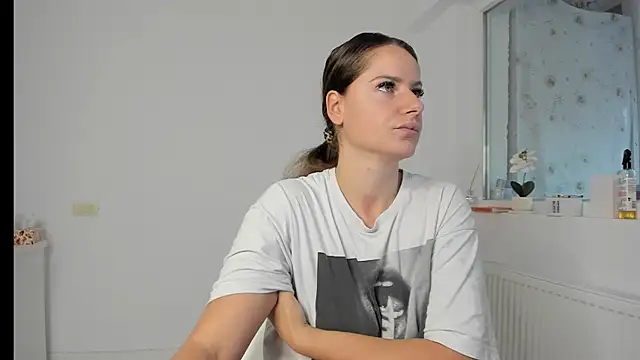 Snapshot of DiamondKay chatting on 11/14/25, 08:02 DiamondKay online show from 11/14/25, 08:02