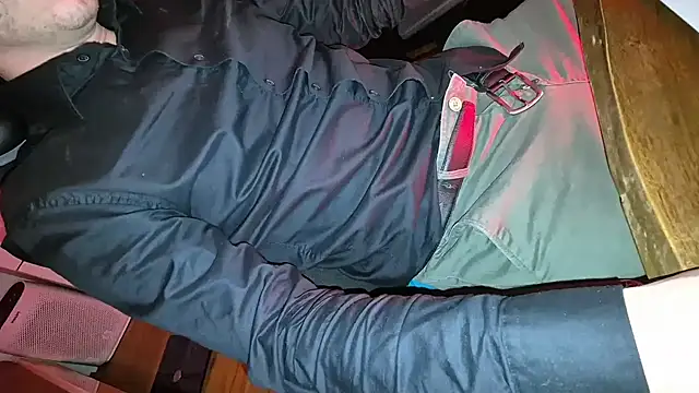 Snapshot of -luckybong- chatting on 01/13/25, 05:02 -luckybong- online show from 01/13/25, 05:02