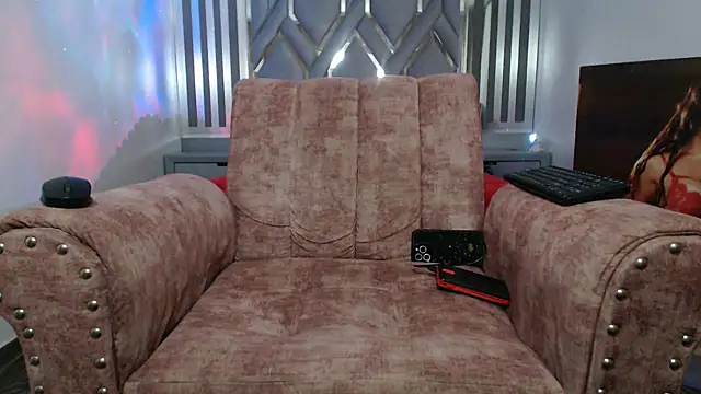 beautifulunna  online show from 02/15/25, 03:31