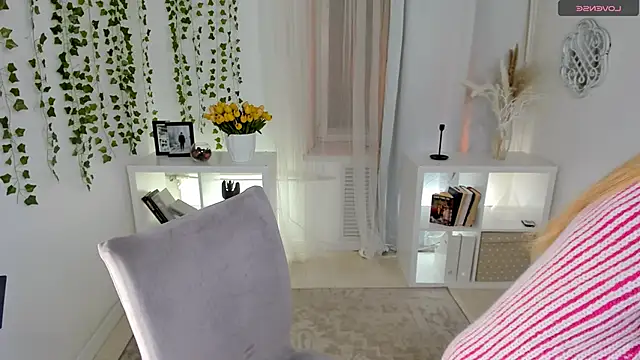 Snapshot of Laly_Peach chatting on 01/14/26, 12:55 Laly Peach online show from 01/14/26, 12:55