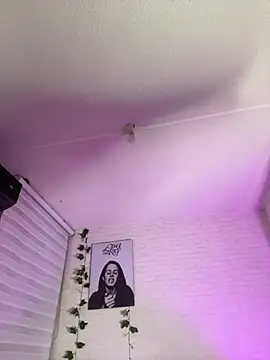 Snapshot of Niky_Love chatting on 03/24/26, 04:39 Niky Love online show from 03/24/26, 04:39