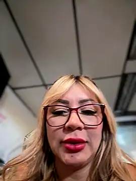 Snapshot of DIANITA_1988 chatting on 10/16/25, 03:13 DIANITA 1988 online show from 10/16/25, 03:13