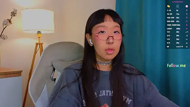 Snapshot of a11yson chatting on 03/16/25, 03:28 a11yson online show from 03/16/25, 03:28