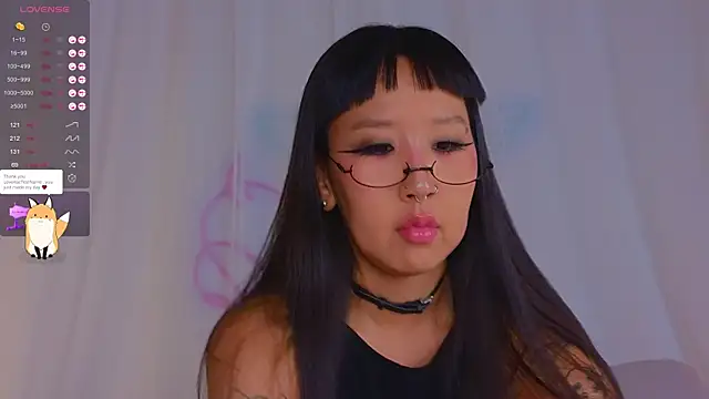 Snapshot of a11yson chatting on 11/21/25, 01:32 a11yson online show from 11/21/25, 01:32