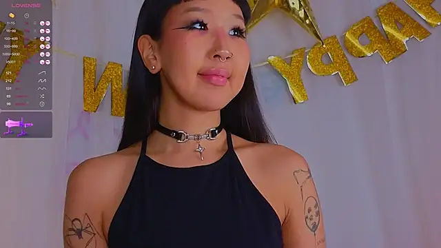 Snapshot of a11yson chatting on 12/04/25, 03:32 a11yson online show from 12/04/25, 03:32