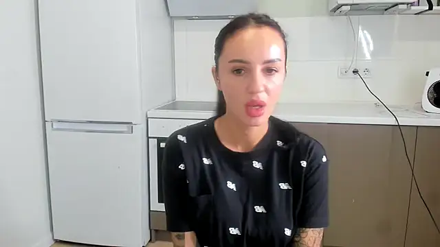 Your Masha online show from 12/21/25, 08:43