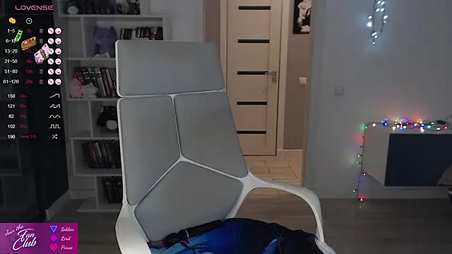 Emma Bryan online show from 03/14/25, 09:21