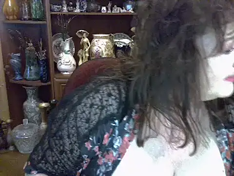 Snapshot of ElenaZed chatting on 06/18/26, 06:35 ElenaZed online show from 06/18/26, 06:35