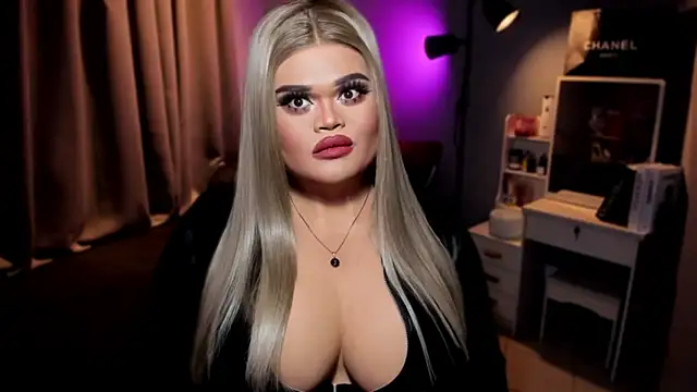 KarolinaThompson online show from 12/01/24, 10:43