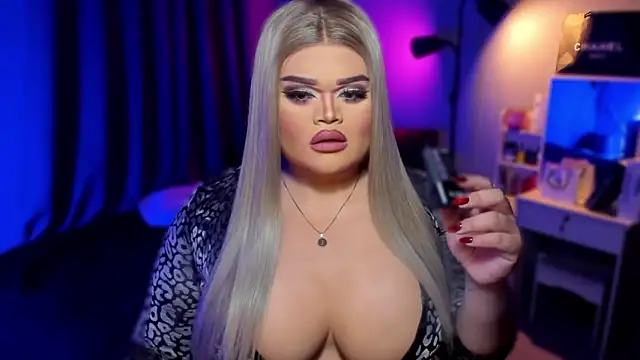 KarolinaThompson online show from 12/15/24, 04:15