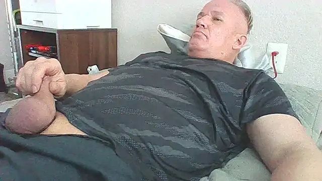 Snapshot of timothygonterman chatting on 02/28/25, 08:18 timothygonterman online show from 02/28/25, 08:18