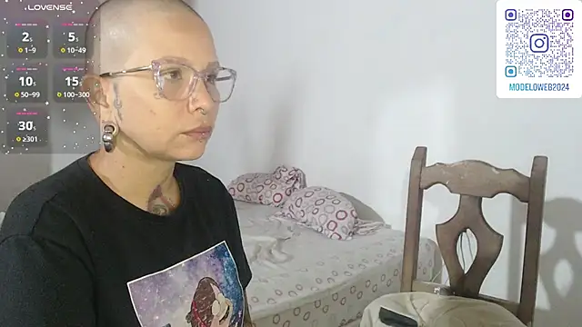 moon cat85 online show from 01/21/25, 11:55