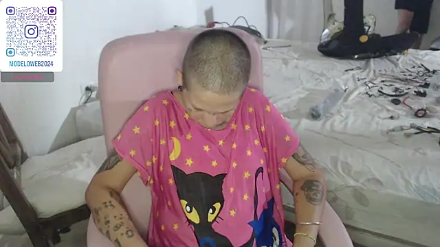 moon cat85 online show from 02/06/25, 08:34