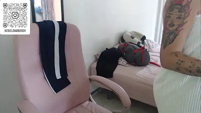 moon cat85 online show from 02/21/25, 04:37