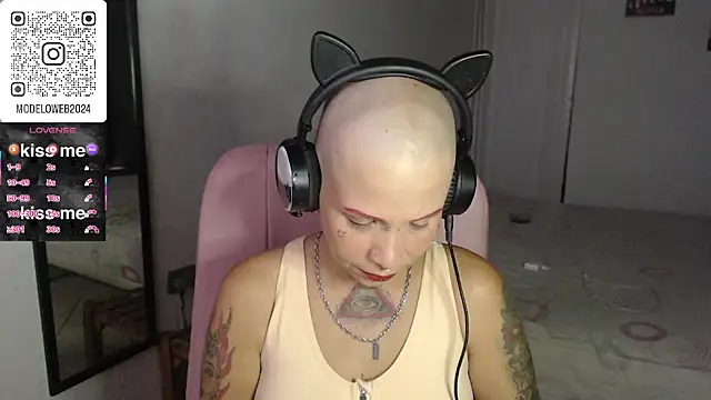 moon cat85 online show from 03/06/25, 10:04