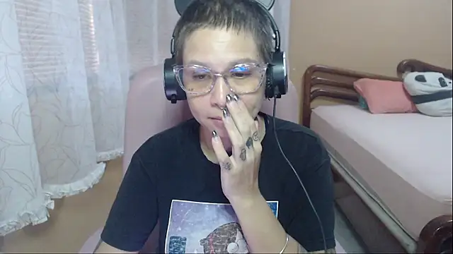 moon cat85 online show from 09/20/25, 09:49