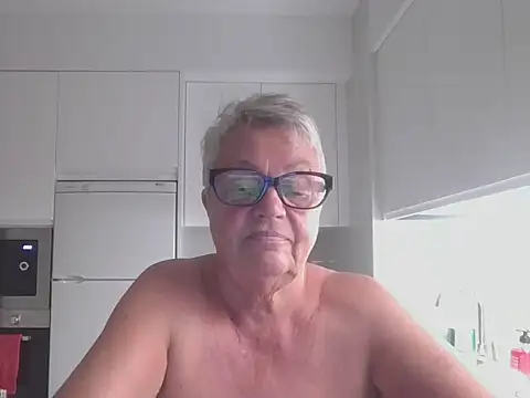 GrannyChrissy68 online show from 10/12/25, 09:47