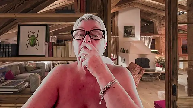 GrannyChrissy68 online show from 02/15/26, 06:15