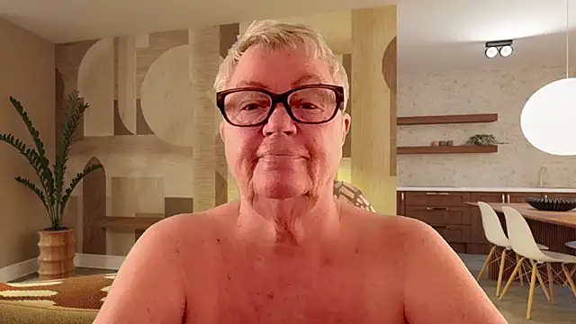 GrannyChrissy68 online show from 04/03/26, 01:09