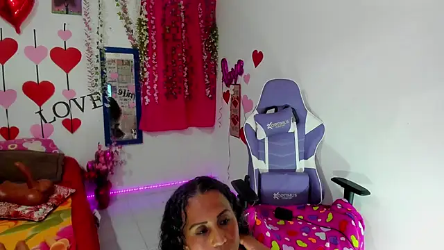 Snapshot of samantha__smile chatting on 10/05/25, 06:39 samantha  smile online show from 10/05/25, 06:39