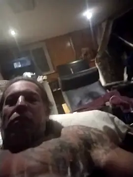 Snapshot of trucker1979 chatting on 12/14/25, 07:58 trucker1979 online show from 12/14/25, 07:58