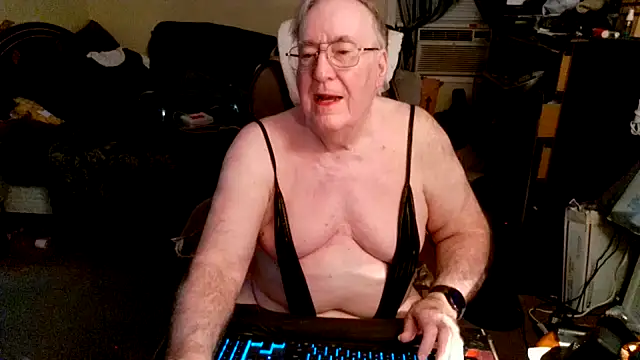 Snapshot of Toastir chatting on 10/06/25, 08:39 Toastir online show from 10/06/25, 08:39