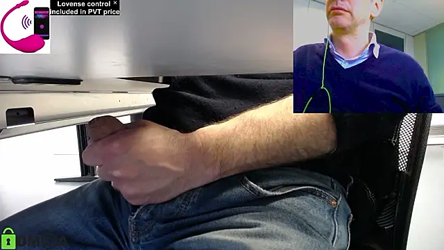 Snapshot of pliko chatting on 03/12/26, 09:26 pliko online show from 03/12/26, 09:26