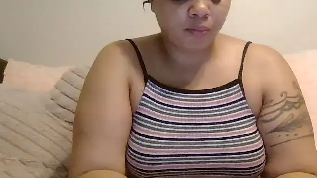 Snapshot of beautylovess chatting on 09/11/25, 09:37 beautylovess online show from 09/11/25, 09:37