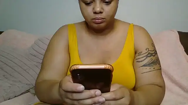 Snapshot of beautylovess chatting on 09/21/25, 01:51 beautylovess online show from 09/21/25, 01:51