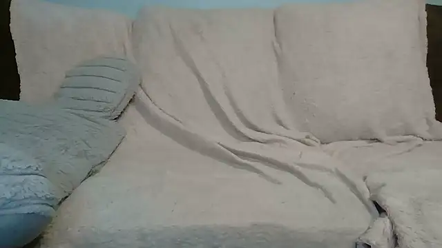 Snapshot of beautylovess chatting on 09/28/25, 02:28 beautylovess online show from 09/28/25, 02:28