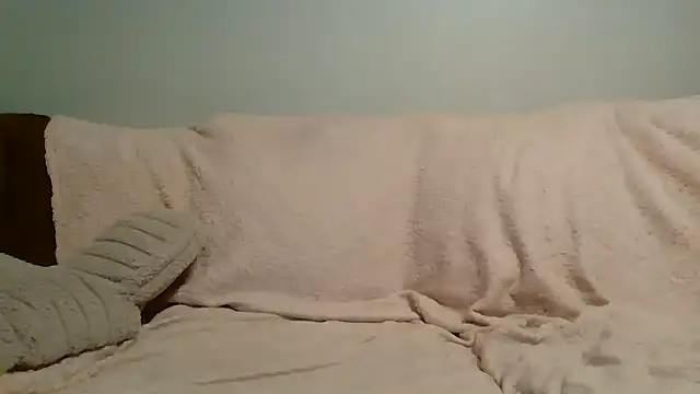 Snapshot of beautylovess chatting on 10/11/25, 05:22 beautylovess online show from 10/11/25, 05:22