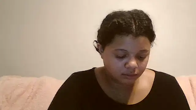 Snapshot of beautylovess chatting on 10/13/25, 10:10 beautylovess online show from 10/13/25, 10:10