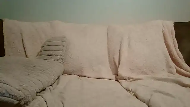 Snapshot of beautylovess chatting on 10/14/25, 10:38 beautylovess online show from 10/14/25, 10:38