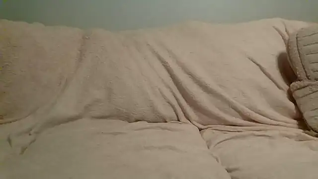 Snapshot of beautylovess chatting on 11/01/25, 07:10 beautylovess online show from 11/01/25, 07:10